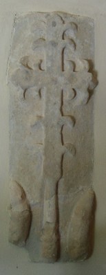 Notre Dame du Cayla pierre tombale