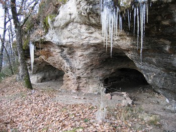 Ebauche de pressoir rupestre St Apoly
